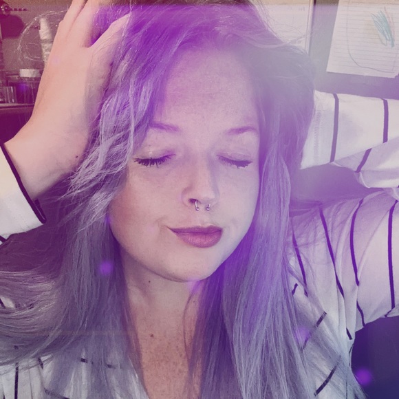 Meet your Posher, Kelsea - Picture 1 of 1